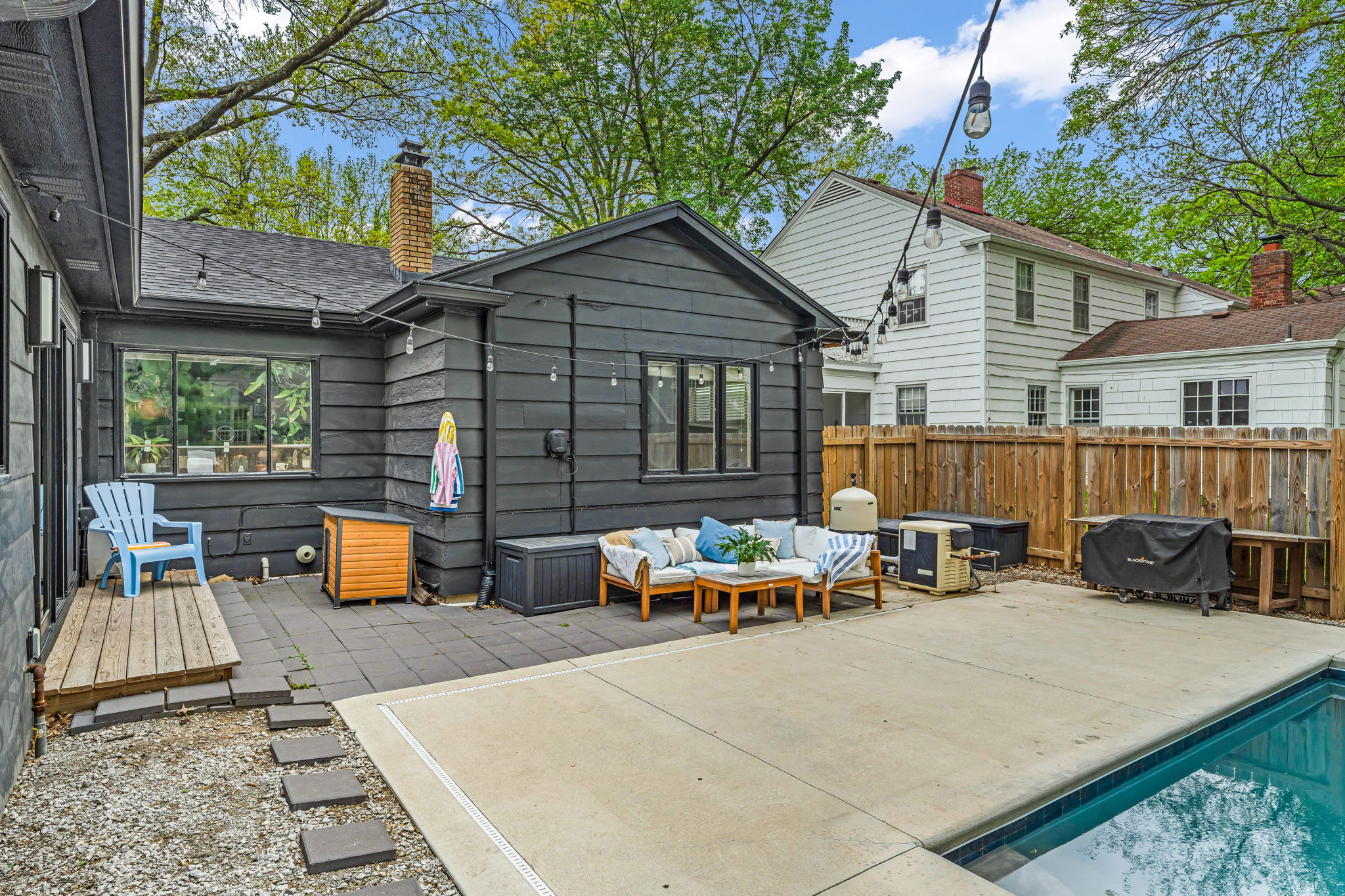 Outdoor Patio — Lounge